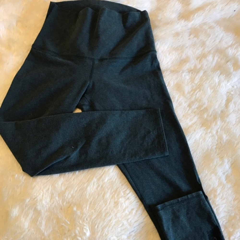 Lululemon high waist crops - Picture 2 of 3